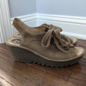 FLY London Women's Yuta Platform Wedge Lace Up Sandals Size 39 (8-8.5)